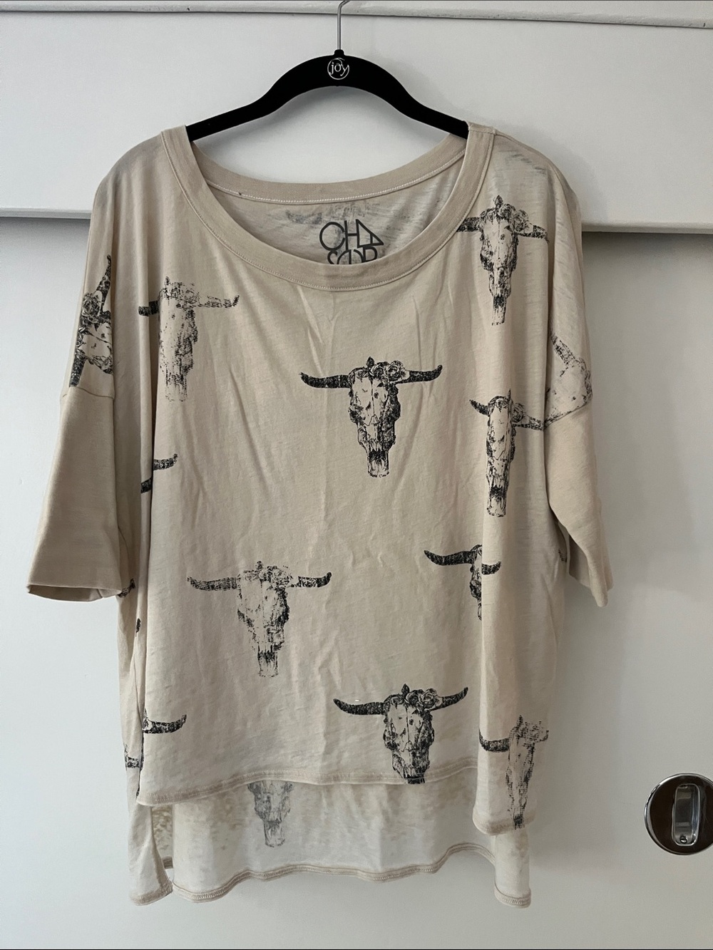 Chaser Cream Skull Print Women's Top